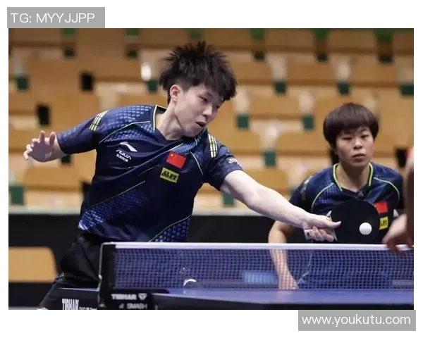 周启豪与法尔克激战正酣谁能在乒乓赛场上笑到最后